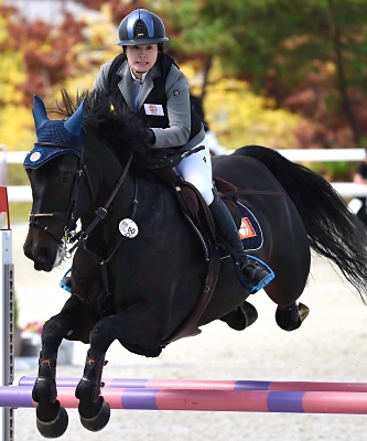 国スポ 平芳（明松寺馬事公苑）が馬術2冠 長町（丸子中）は少年