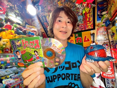 諏訪湖のご当地怪獣「スワッコロン」にテーマソング完成 岡谷市の50歳