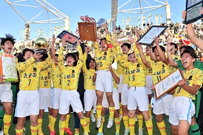 上田西が優勝、7年ぶり3度目の全国大会へ 高校サッカー選手権長野県