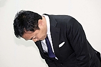週刊誌報道を認め、謝罪する国民民主党の玉木雄一郎代表＝１１日午前、東京・永田町