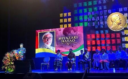 宮崎駿監督「日本人は忘れるな」 戦時の比市民殺害、授賞式で