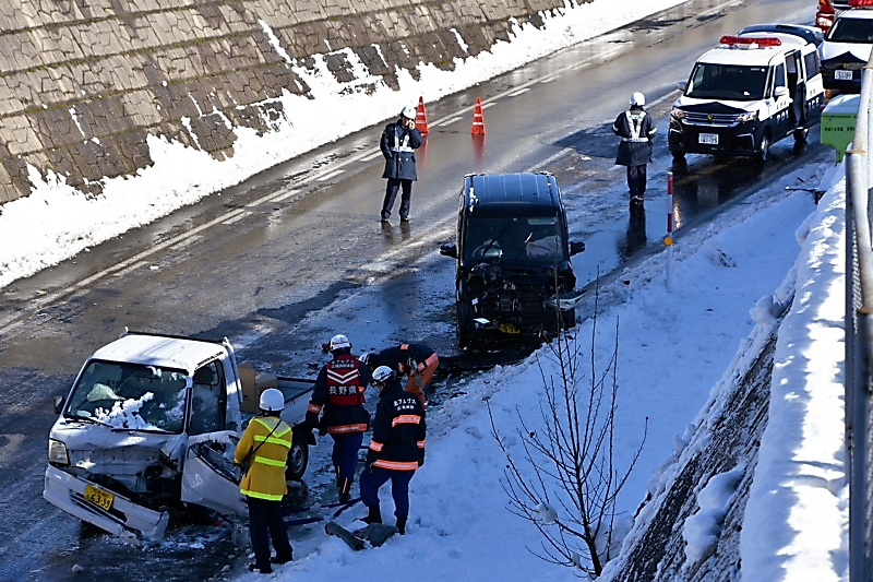 長野県内、各地で厳しい冷え込み 大町市ではスリップ事故で男性死亡
