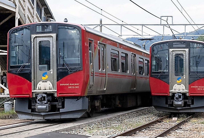 しなの鉄道でホームと反対側のドアが誤って開くトラブル 小諸駅｜信濃