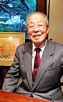 古民家再生の第一人者として、後進の育成にも携わっている降幡広信さん＝安曇野市