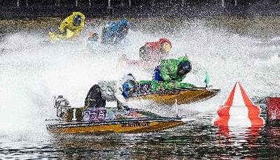 毒島誠がグランプリ初制覇 ボートレース、SG通算9勝目｜信濃毎日