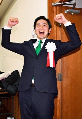 小布施町長選 36歳の大宮透氏が大差で初当選 長野県の現職市町村長で最