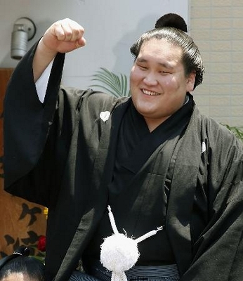 横綱照ノ富士が引退、後進指導へ 優勝10度、在位21場所｜信濃毎日