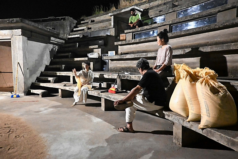 文化・言語の枠を超えた創作劇を 上田市「犀の角」とインドのサヒヤンデ劇場が共同制作|信濃毎日新聞デジタル 信州・長野県のニュースサイト