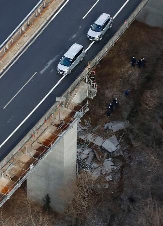 中国道5人死傷事故で実況見分 広島、工事中に足場が崩れ転落｜信濃