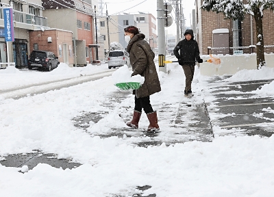 長野県北部・中部、9日未明にかけて断続的に強い雪が続く恐れ 野沢温泉