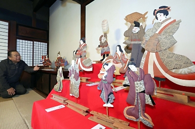 松本の「押絵雛」を「間近で見られる良い機会」 松本市の馬場家住宅で
