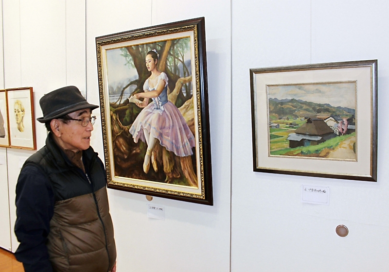 飯田市の83歳元美術教員が絵画展 中学生の時に描いた水彩画も ｜信濃