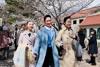 宝塚音楽学校、40人が合格 受験者、2000年代で最少｜信濃毎日