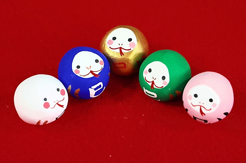 今年も干支にちなんで幸運呼び込む土人形 「五福のへび」、中野市の5