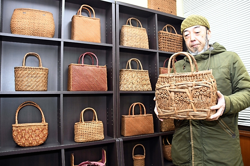 ヤマブドウのバッグ パリの国際見本市で注目、欧州で販路拡大 長野県