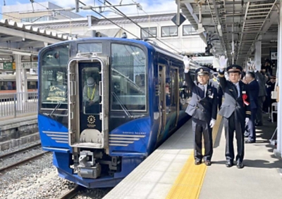 長野駅と直江津駅結ぶ直通列車が”復活” 北しなの線の開業10周年