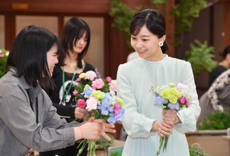 佳子さま、都市緑化祭に出席 岐阜・可児で｜信濃毎日新聞デジタル 信州