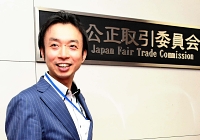 公取委での仕事について語る今村さん＝５月２１日、東京都千代田区