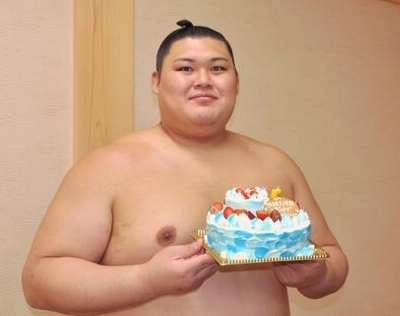 新横綱大の里、25歳に 一層の精進誓う｜信濃毎日新聞デジタル 信州