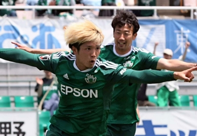 J2得点ランキングトップ 元松本山雅の小松蓮、J1ヴィッセル