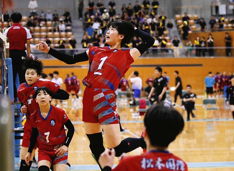 松本国際 バレー部Tシャツ 値下げ可能！ アシックス tシャツ バレー