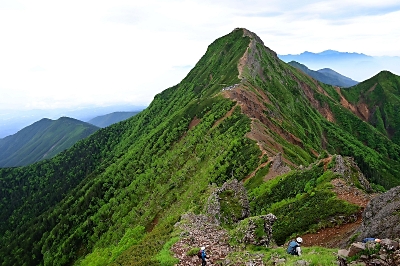 自分を見つめ直す山」、八ヶ岳縦走（下） 記者2人が伝える夏山の魅力