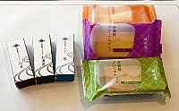 商品名やパッケージを一新した「安曇野プレミアムサンド」（右）と「安曇野ようかん」