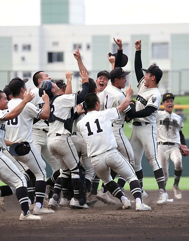 松商学園が佐久長聖を破り4年ぶりに甲子園へ 4年連続ノーシード