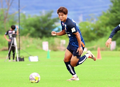 松本山雅FC 2022アウェーユニフォーム No.19小松蓮選手 adidas 松本山雅FC 2022夏限定ユニフォーム 元No.19 小松蓮選手 - 応援