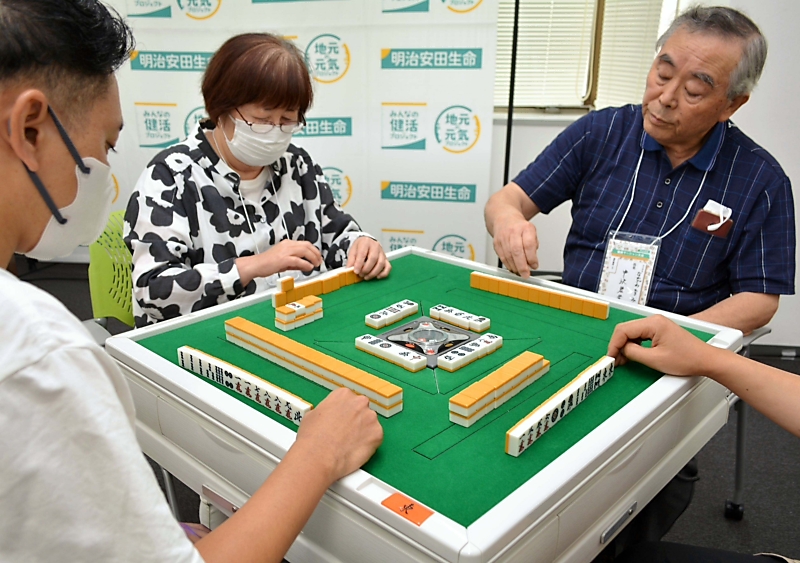 お金賭けない、酒飲まない…長野市で「健康マージャン」の大会｜信濃