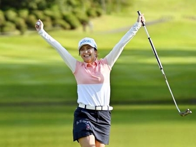 29歳の堀琴音が四大大会初V 日本女子OPゴルフ｜信濃毎日新聞