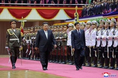 北朝鮮、9日にも軍事パレードか 金正恩氏、マラソン会談開始｜信濃