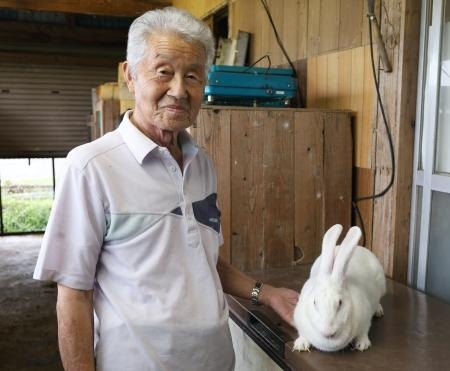 秋田伝統のジャンボうさぎ 希少な食文化、未来へ継承｜信濃毎日新聞