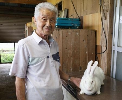 秋田伝統のジャンボうさぎ 希少な食文化、未来へ継承｜信濃毎日新聞