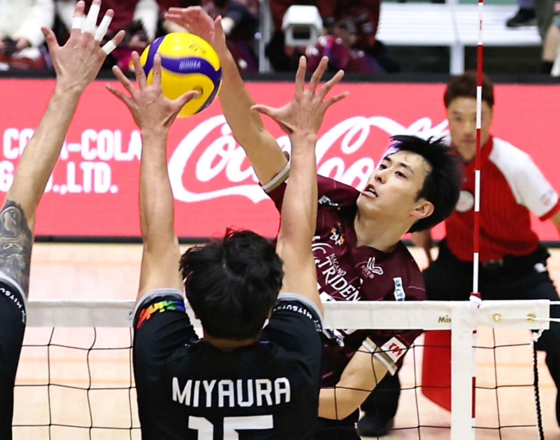 VC長野、開幕3連勝はならず 主力を欠いても若い選手の成長に期待｜信濃