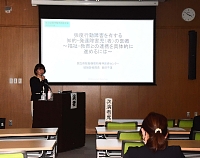 「長期入院は百害あって一利なし」と語る會田千重さん（左）