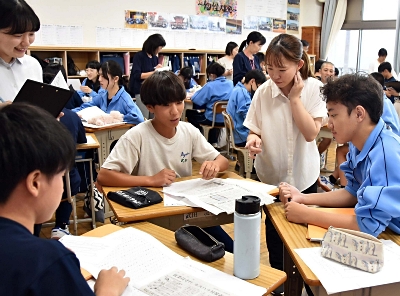 【激レア❗️】個が生きる中学校　上田薫・信州大学教育学部附属長野中学校 私の主張」記事を使って説得力ある内容に 御代田中3年生、よりよい