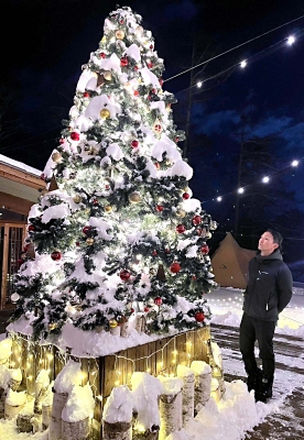 飯綱高原にクリスマスイルミネーション 1万球のLED 長野市｜信濃