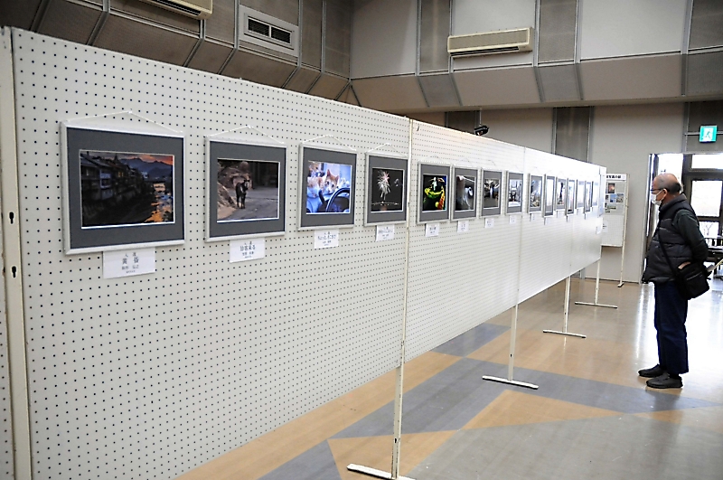 写真県展、塩尻市で始まる 入賞・入選278点並ぶ｜信濃毎日新聞デジタル