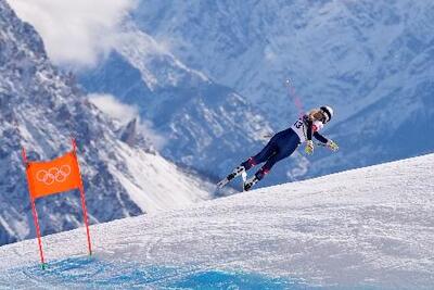 強行出場のボン、転倒し救急搬送 大会前重傷、アルペン女子スター