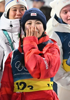 失格の悪夢から4年 高梨沙羅が仲間に支えられ涙の銅メダル ミラノ五輪