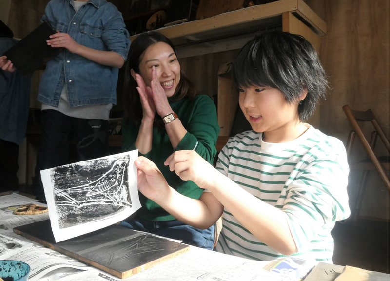 農民美術の図案で版画を楽しむ 上田市でワークショップ｜信濃毎日新聞