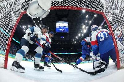 男子はフィンランドが「銅」 アイスホッケー・21日｜信濃毎日新聞