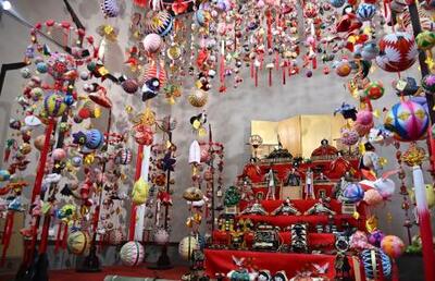 福岡「さげもん」華やかに 伝統ひな飾り、水郷彩る｜信濃毎日新聞