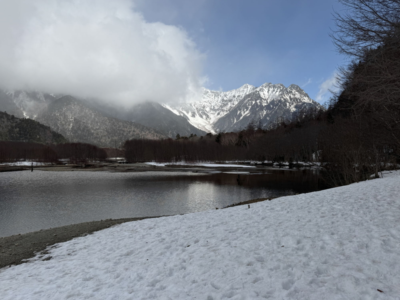 北アルプス上高地｢異常｣な雪の少なさ 大正池に氷なし【写真複数・動画