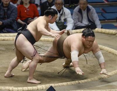 炎鵬「あと一番は死ぬ気で」 脊髄損傷の大けがから十両復帰へ｜信濃