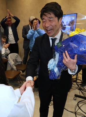 最高の上田市つくる」 現職破り市長に初当選の斉藤達也さんが決意
