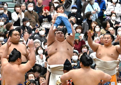 長野市で御嶽海や人気力士が取組 大相撲春巡業「長野場所」5500人が大