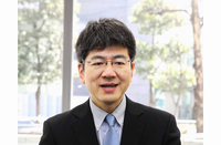 高原明生氏