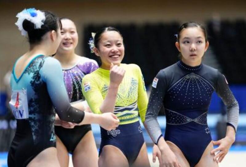 15歳の西山実沙が女子予選首位 全日本体操が開幕｜信濃毎日新聞